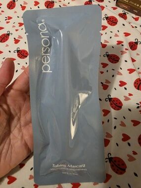 Persona Tubing Mascara — Black Volumizing and lengthening .27 oz